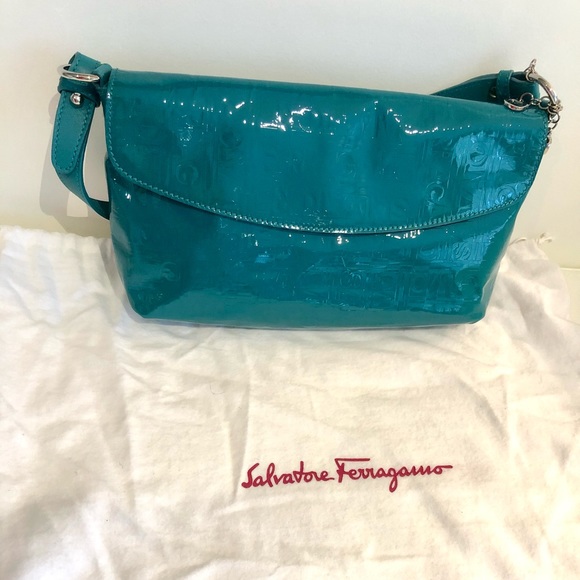 ❌ SOLD Authentic Embossed Patent Leather Hand Bag - Picture 3 of 11